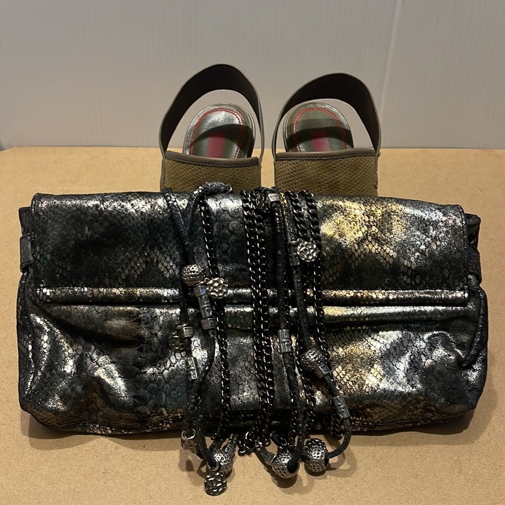 Tylie Malibu Clutch - Picture 4 of 8